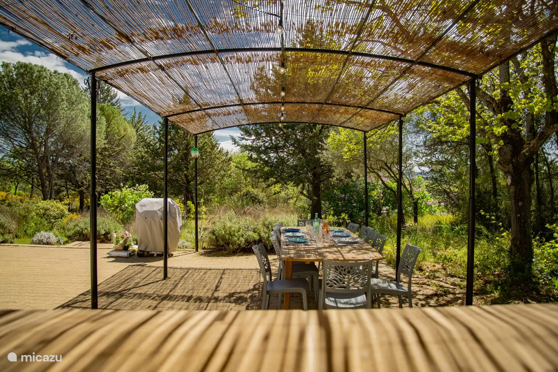 Frühstücks- und Abendtisch