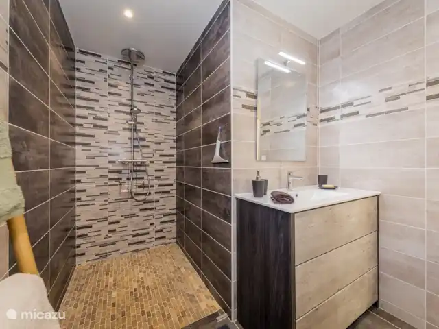 Lavedemme | France, Lot, Salviac - maison de vacances Salle de Bains