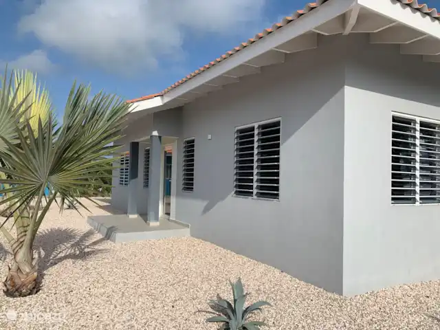 Casa C24 avec piscine privée | Curaçao, Banda Abou (ouest), Fontein - villa Toute la maison a des fenêtres à tirette