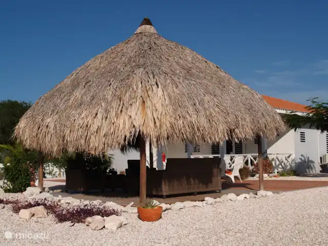 Casa C24 avec piscine privée | Curaçao, Banda Abou (ouest), Fontein - villa Palapa avec salon.
