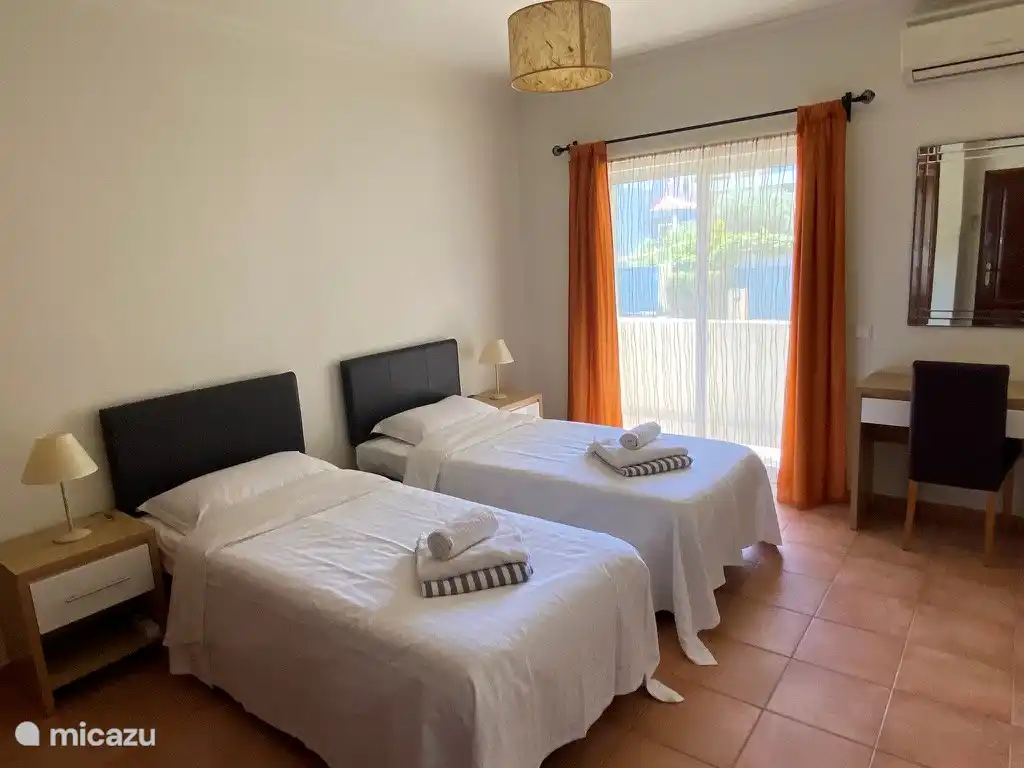 Schlafzimmer Erdgeschoss 1