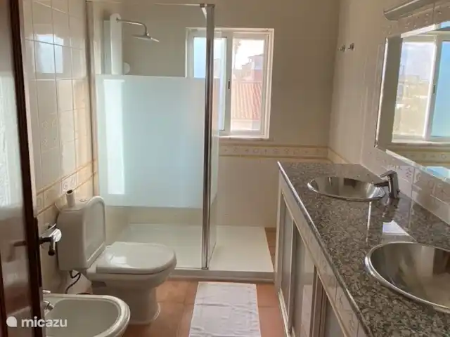Vivenda CasaNova | Portugal, Algarve, Ferragudo - villa Salle de bain à l’étage