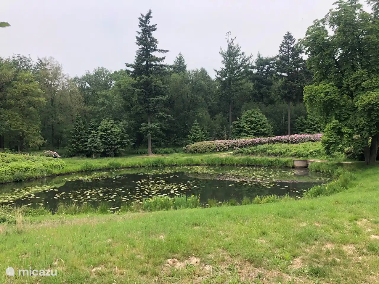 Landgoed De Schaffelaar dans le centre de Barneveld avec de beaux itinéraires de randonnée (parking gratuit).