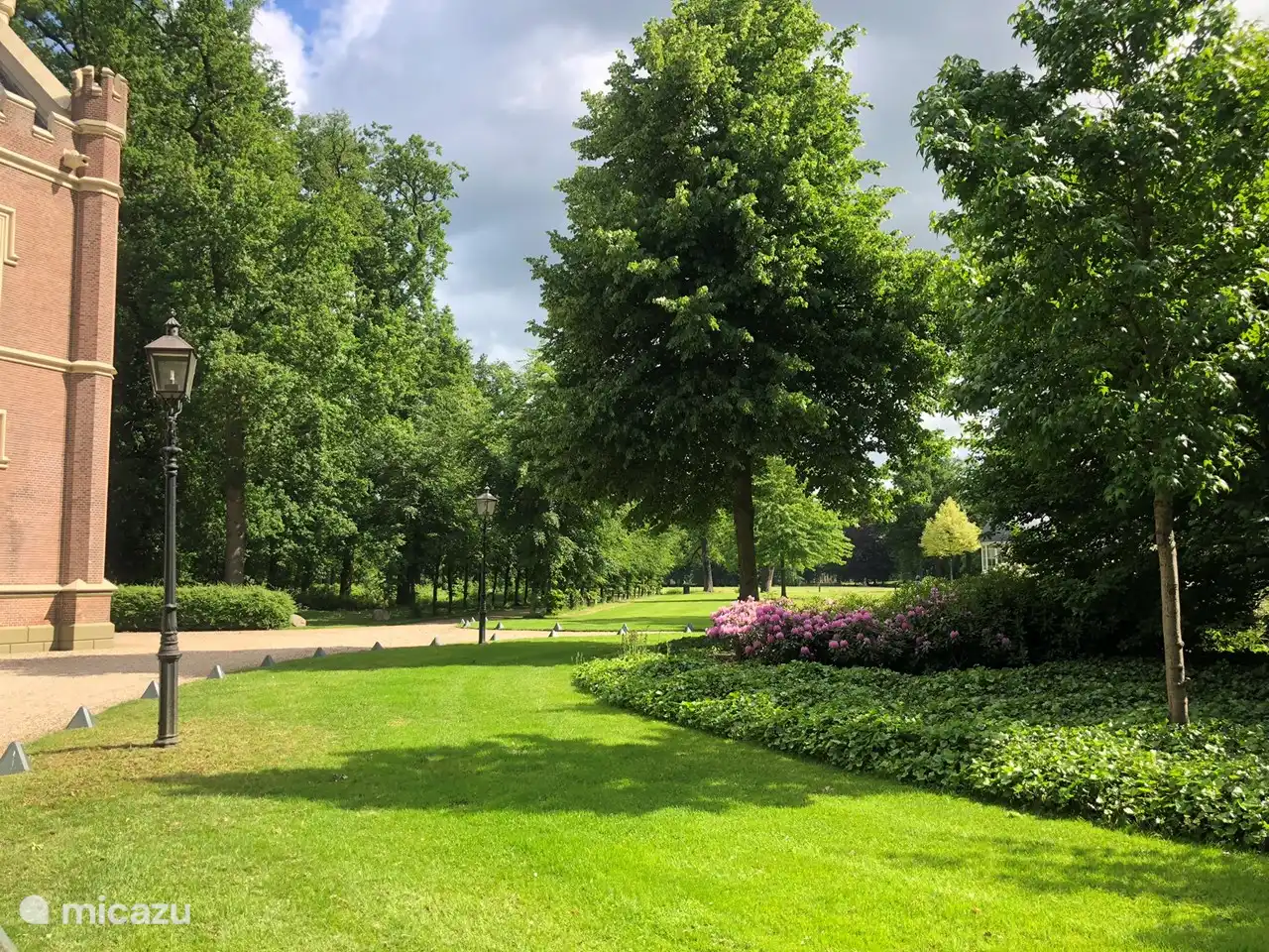 Landgoed De Schaffelaar dans le centre de Barneveld avec de beaux itinéraires de randonnée (parking gratuit).