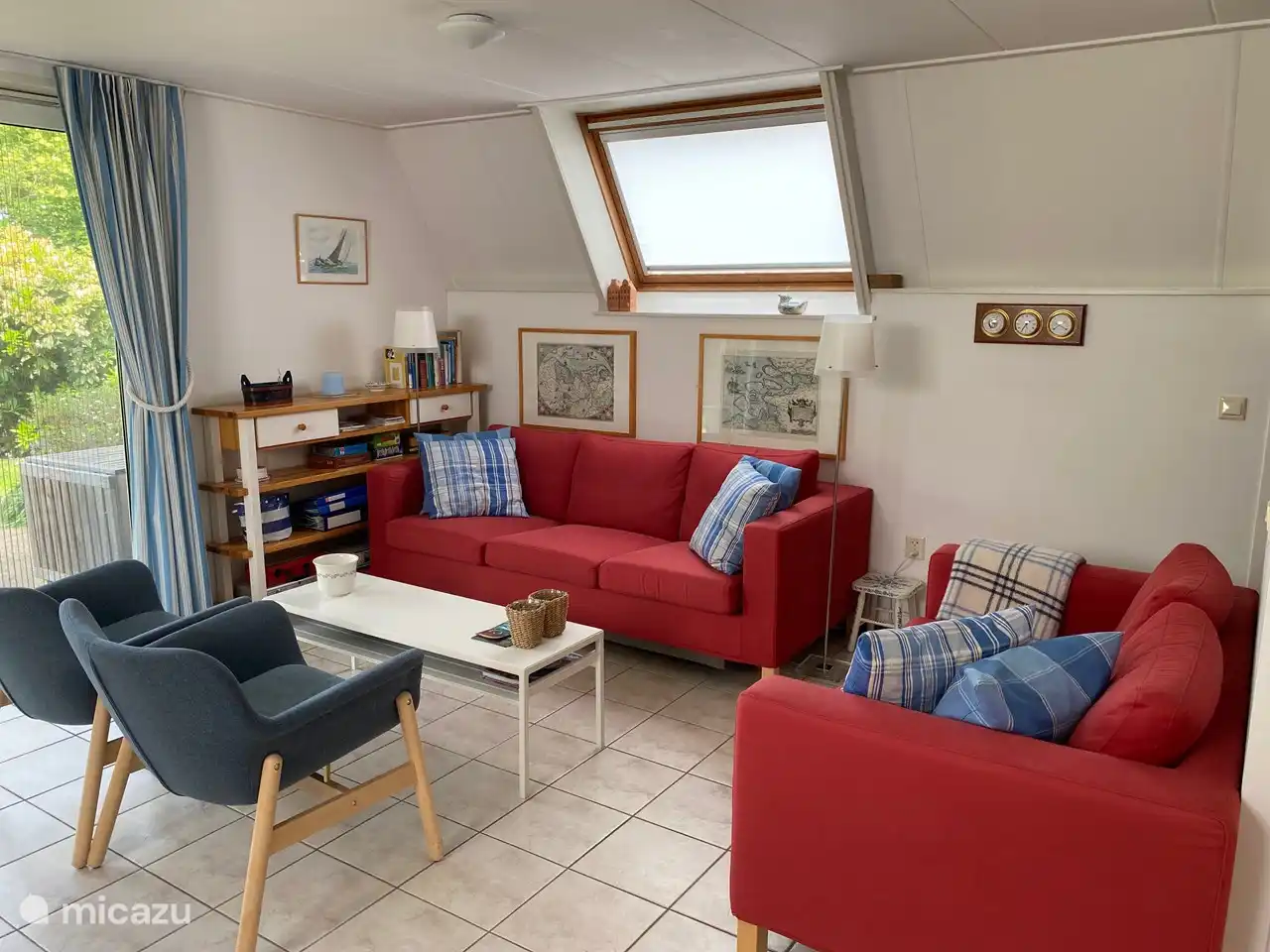 Wohnzimmer mit Sitzecke