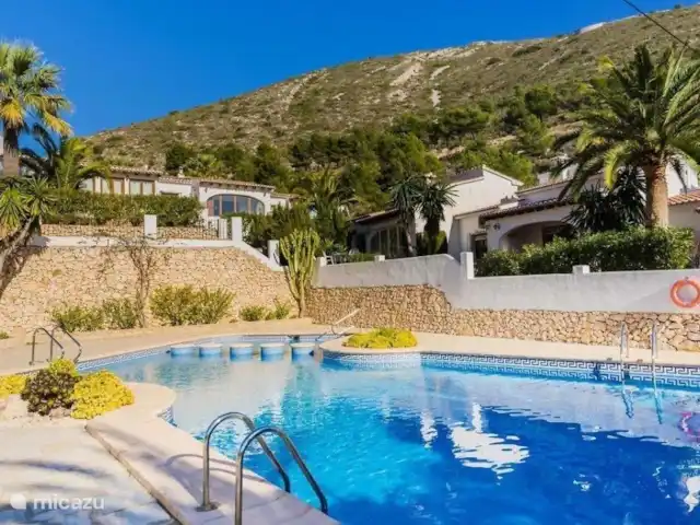 Luces del Mar en España, Costa Blanca, Benitachell - bungaló Piscina arriba