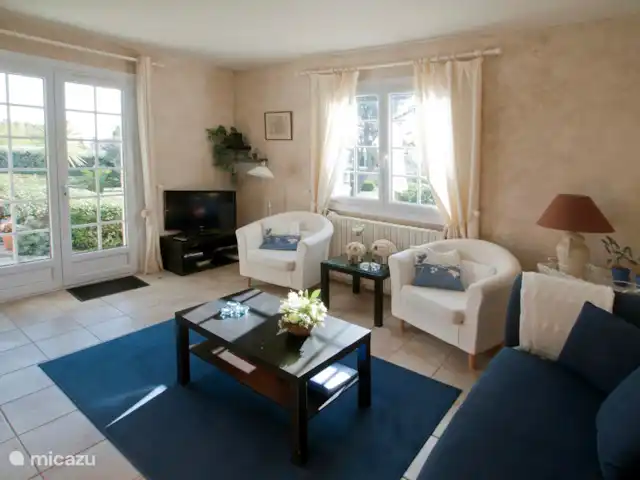 Location de Vacances France, Var, Flayosc, appartement - Résidence Villa Catherine Flayosc Séjour avec coin salon de l'appartement Ciboulette