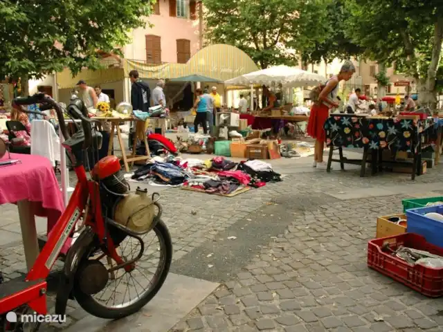 Location de Vacances France, Var, Flayosc, appartement - Résidence Villa Catherine Flayosc Brocante à Flayosc