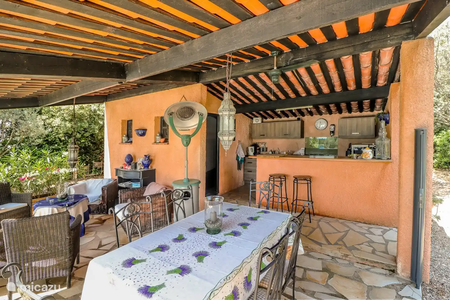 Pool House avec cuisine d'été et BBQ