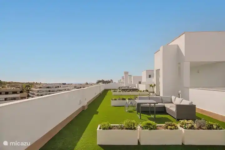 Loungebereich im Innenhof