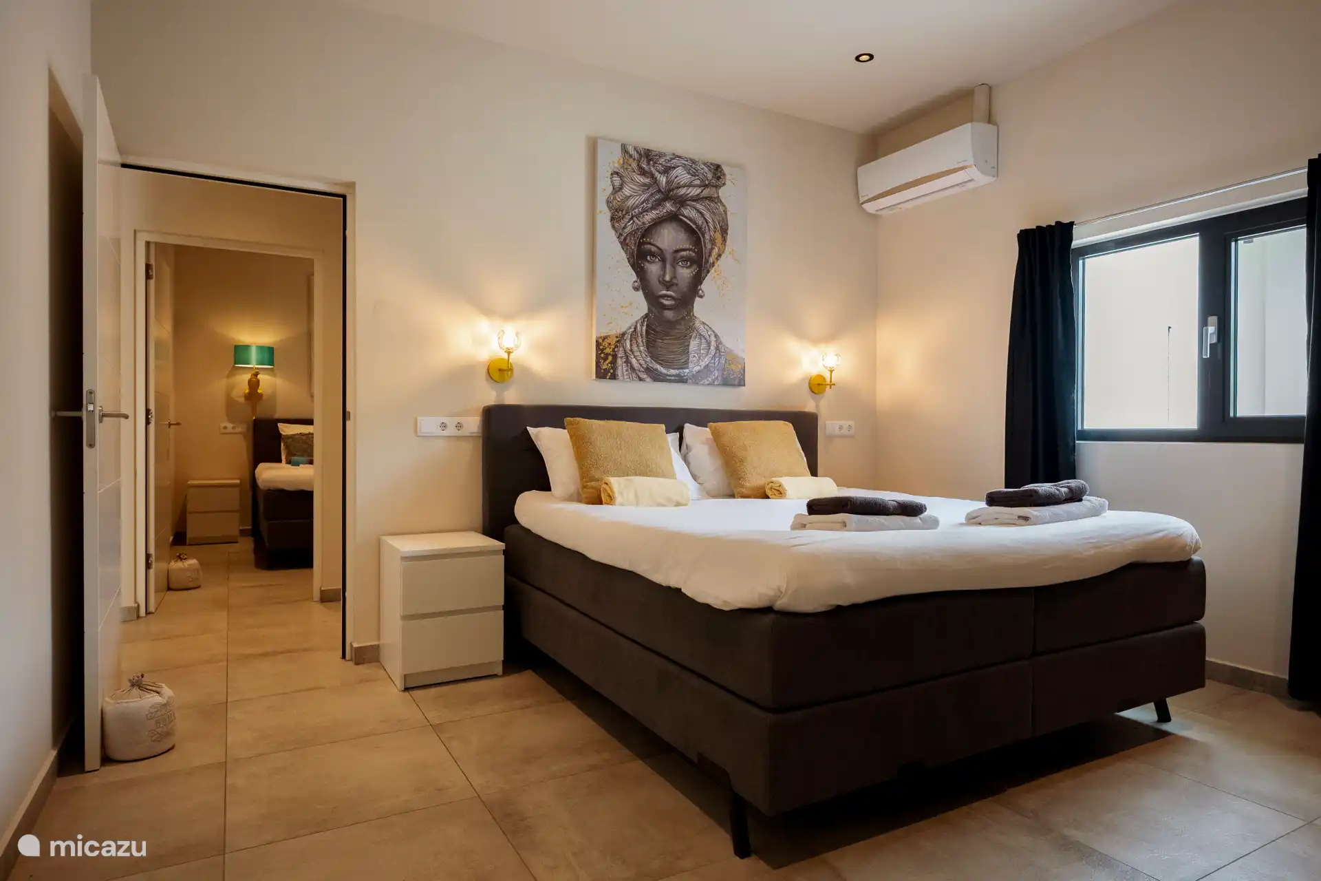 Los dos dormitorios con lujosas camas King size y cada uno con su propio baño