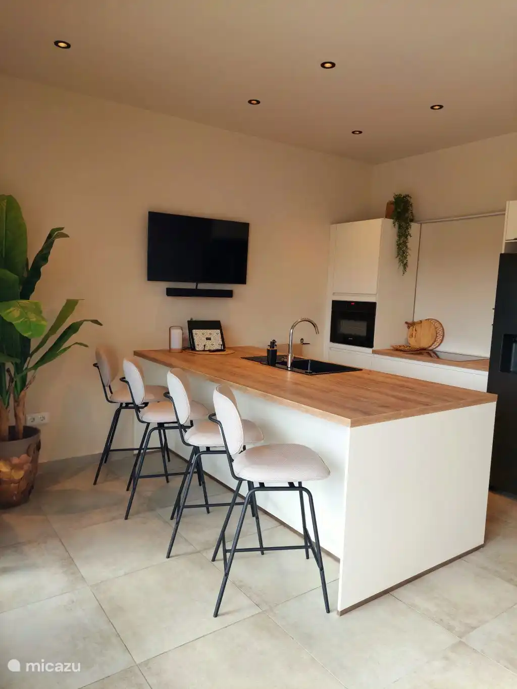 La cuisine, équipée de tout le confort de la maison