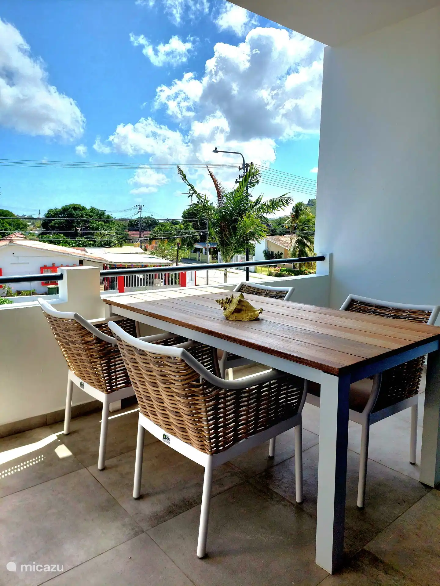 Terrasse avec vue et magnifique portée par le vent