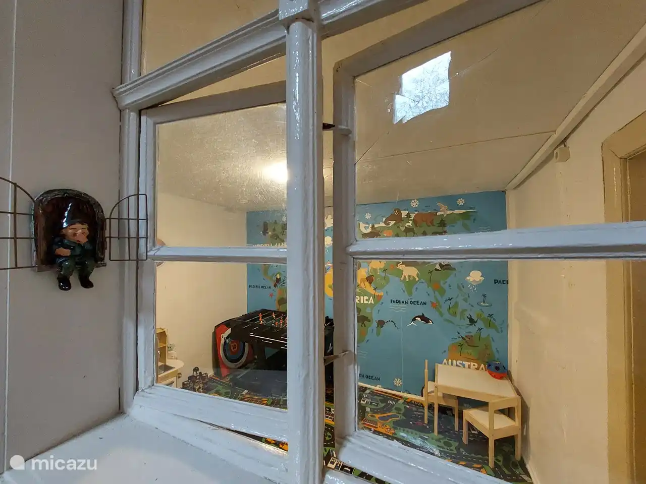 Come and have a look in the playroom!!