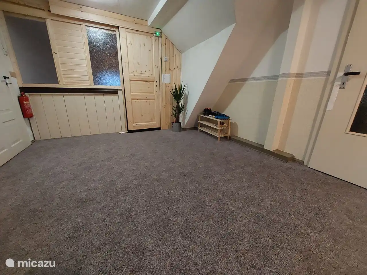 We use a digital access system for access. You will receive a pass from us which is only activated on the access system for the week(s) of your stay