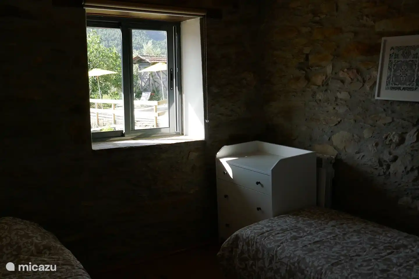 Drittes Schlafzimmer mit zwei Einzelbetten (umwandelbar in ein Doppelbett)