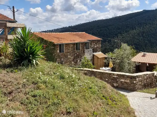 Casa Escola Velha | Portugal, Viseu, Mortágua - maison de vacances La maison avec la cour close