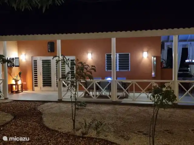 villanueva en Curazao, Bandabou (oeste), Fontein - villa Villanueva de noche.