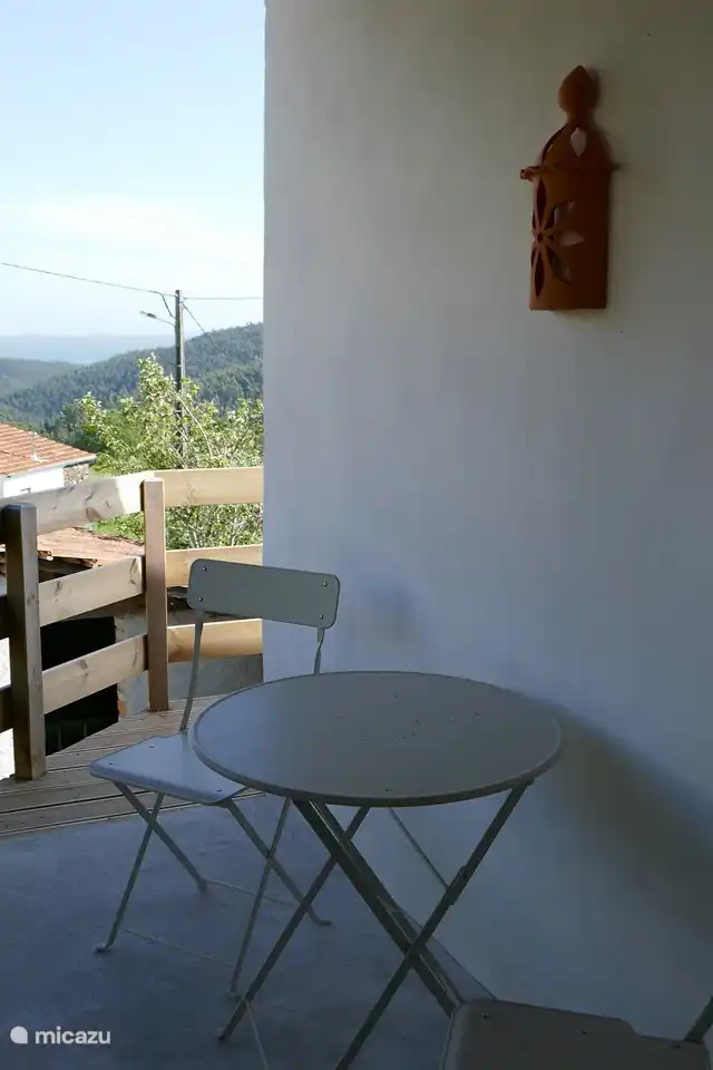 Balkon mit Zugang zum Schlafboden