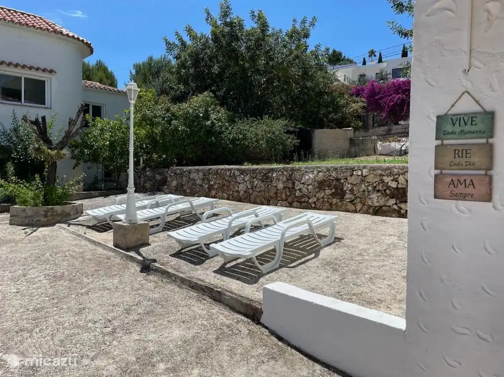 Garden with pool beds