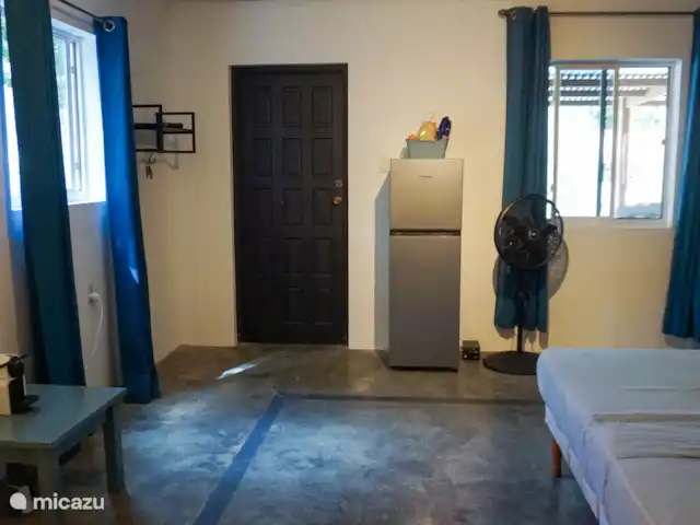 Apartment Jeremi with pool in Curaçao, Curacao-Middle, Julianadorp - bed & breakfast