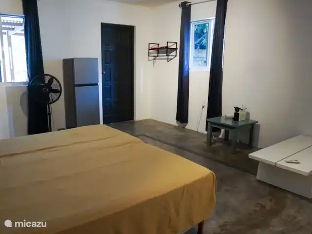 Apartment Jeremi with pool in Curaçao, Curacao-Middle, Julianadorp - bed & breakfast