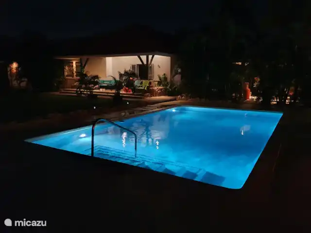 Apartment Jeremi with pool in Curaçao, Curacao-Middle, Julianadorp - bed & breakfast