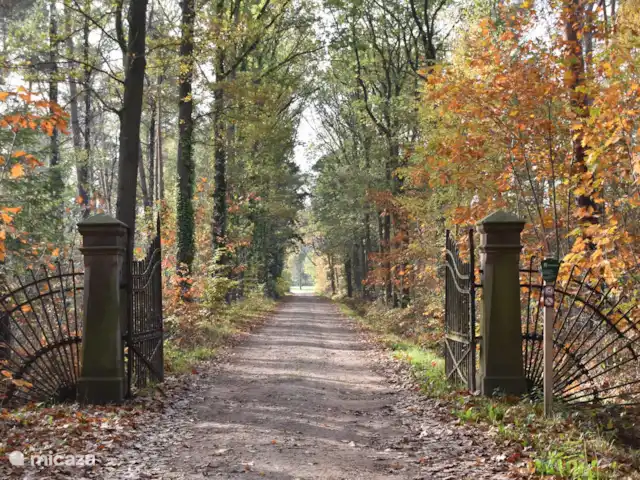 casa vacacional en Países Bajos, Overijssel, Haaksbergen – El Bakspieker en la finca Lankheet La antigua puerta de 1895 con la entrada a nuestra finca.