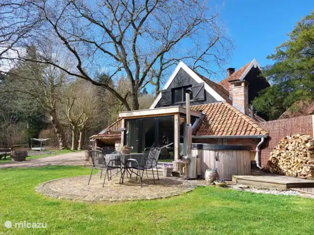casa vacacional en Países Bajos, Overijssel, Haaksbergen – El Bakspieker en la finca Lankheet Terraza privada en la cabaña.