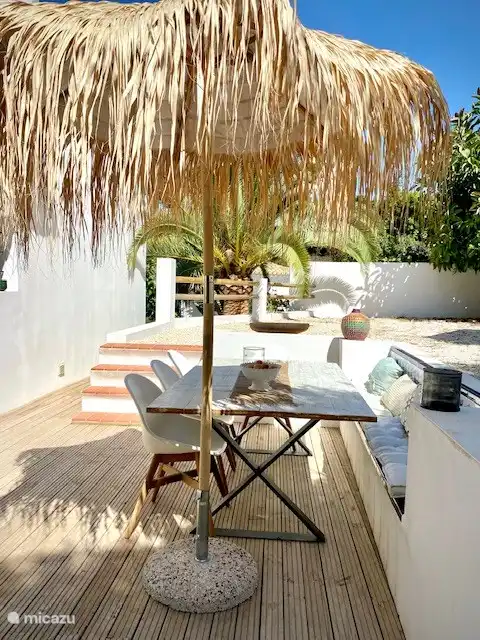 Coin repas à l'arrière