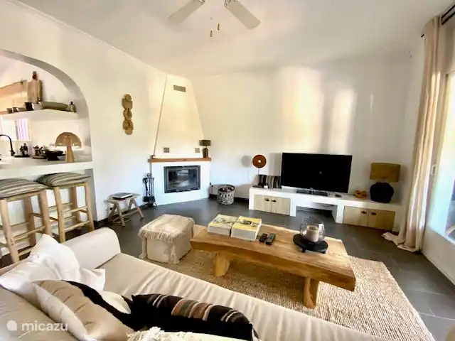 Salon avec cheminée