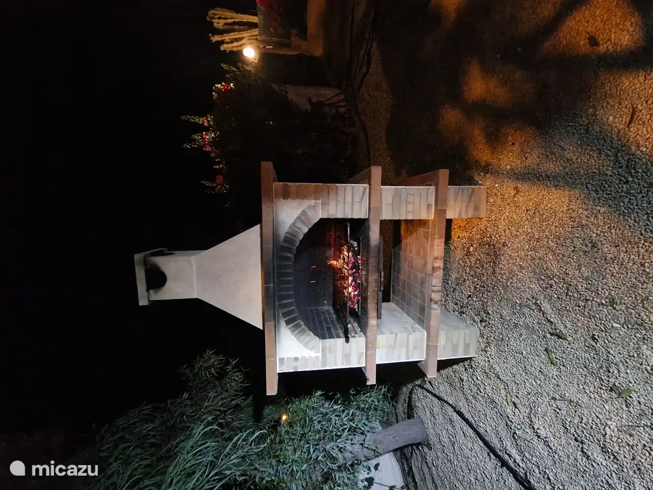 Au BBQ House, il y a bien sûr un beau et grand barbecue pour vous et votre famille.