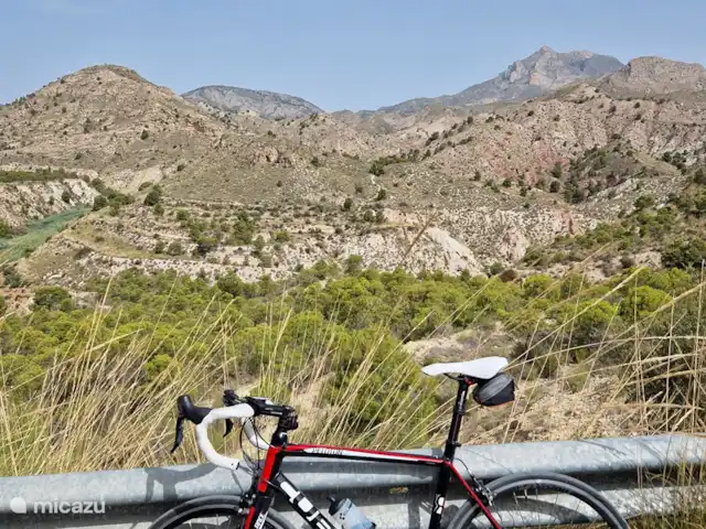 Casa Grand Mirador | Espagne, Costa Blanca, Muchamiel - Alicante - villa La zone autour de la Casa Gran Mirador est un véritable paradis pour le cyclisme. Il existe de beaux itinéraires que vous pouvez parcourir aussi bien pour les vététistes que pour les cyclistes de course. Préparez-vous à une escalade difficile !