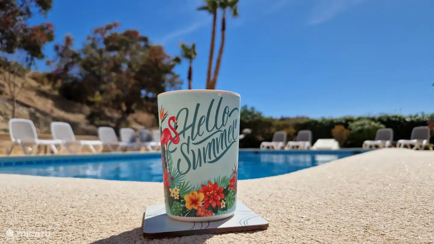 Bonjour été! Mais il est aussi agréable de se détendre au bord de la piscine de la Casa Gran Mirador au printemps et en automne.