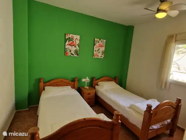 Casa Grand Mirador | Espagne, Costa Blanca, Muchamiel - Alicante - villa Chambre 4. Située au premier étage. Cette chambre dispose de 2 lits simples et d'une grande armoire intégrée.