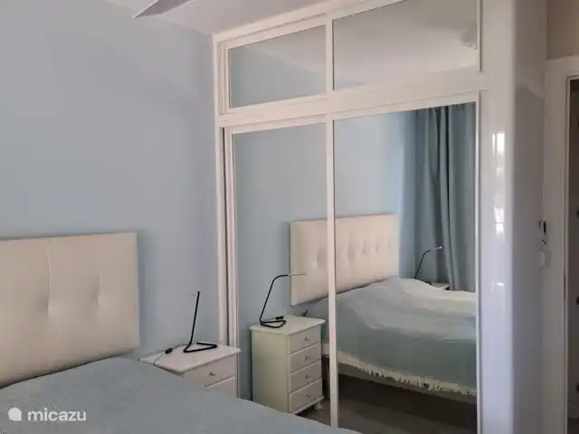 Apartamento Doña Sofía en España, Costa del Sol, Fuengirola - apartamento Dormitorio con colchón para 2 personas y amplio armario corredizo