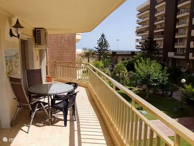 Apartamento Doña Sofía en España, Costa del Sol, Fuengirola - apartamento Balcón que recorre toda la longitud del apartamento con sol todo el día.