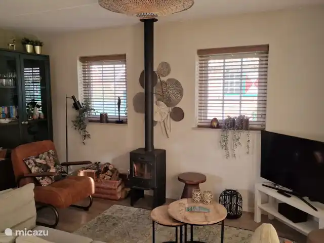 Huisje Weidezicht ● Achterhoek huren in Nederland, Gelderland, Lievelde - vakantiehuis Woonkamer met houthaard