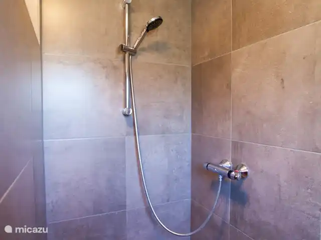 Huisje Weidezicht ● Achterhoek huren in Nederland, Gelderland, Lievelde - vakantiehuis Inloopdouche in de badkamer