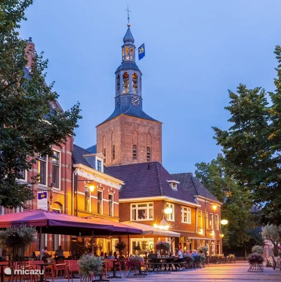 Der Markt in Groenlo mit verschiedenen Restaurants