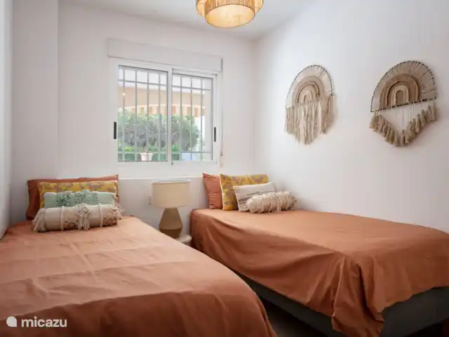 Appartement Plage Arenal | Espagne, Costa Blanca, Jávea - appartement Chambre avec deux lits simples confortables (climatisés).