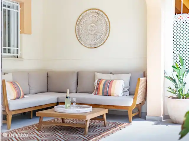 Appartement Plage Arenal | Espagne, Costa Blanca, Jávea - appartement Canapé salon confortable sur la terrasse spacieuse (55m2) et ensoleillée (orientée sud) du rez-de-chaussée.