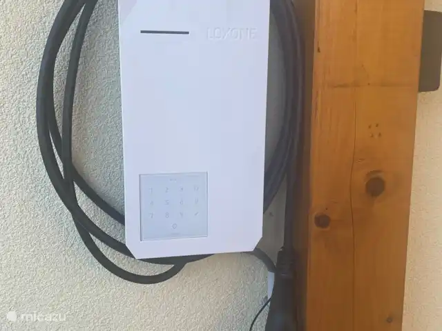 High Alpine Vacuum EVladen, bain à remous et barbecue | Autriche, Carinthie, Arnoldstein - maison de vacances Borne de recharge 11kw sous le carport