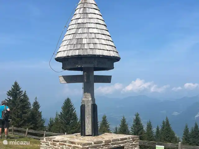 High Alpine Vacuum EVladen, bain à remous et barbecue | Autriche, Carinthie, Arnoldstein - maison de vacances Drëilanderck, l’Italie, la Slovénie et l’Autriche.
3 pays point