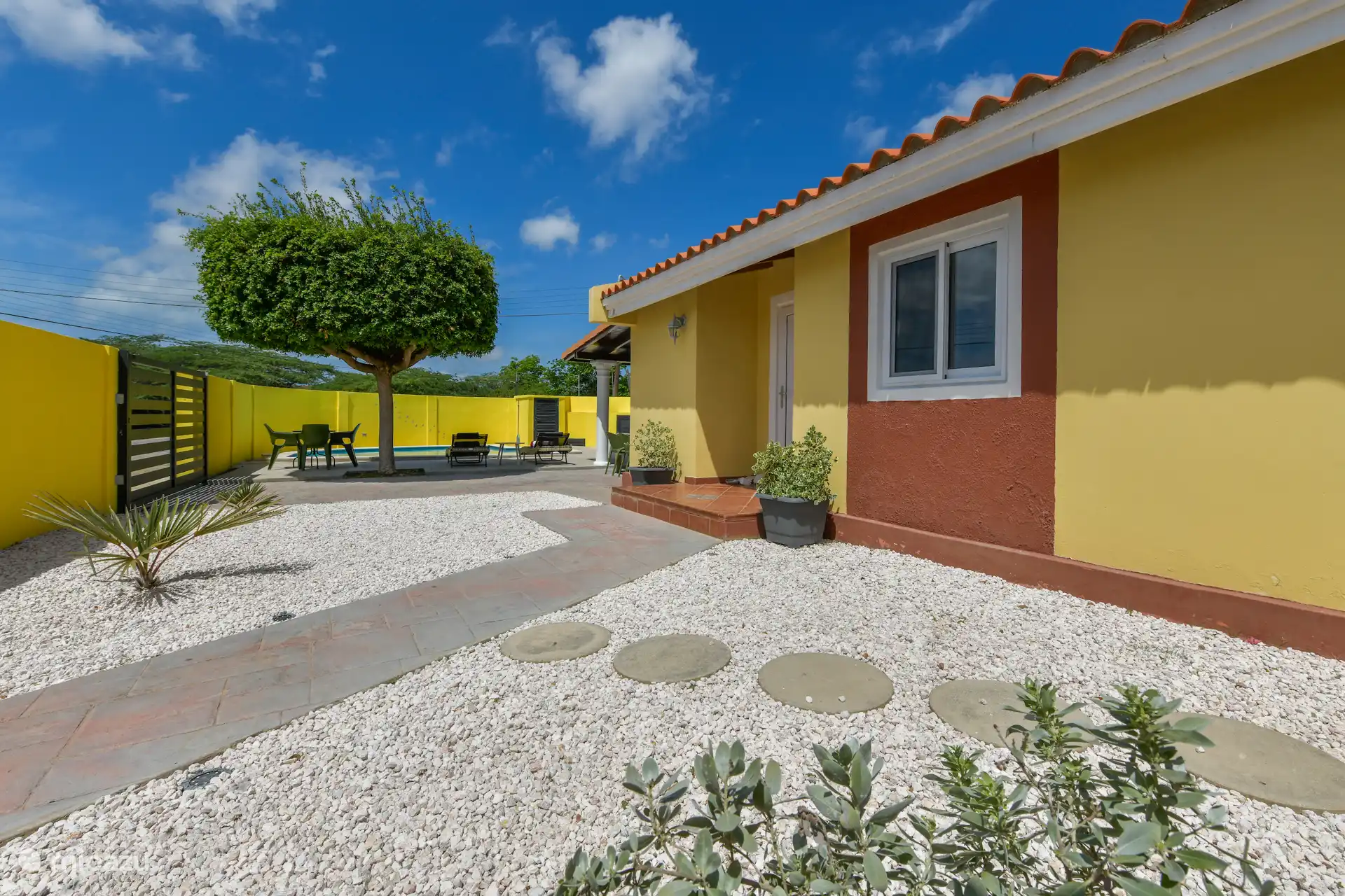 vooraanzicht van de villa