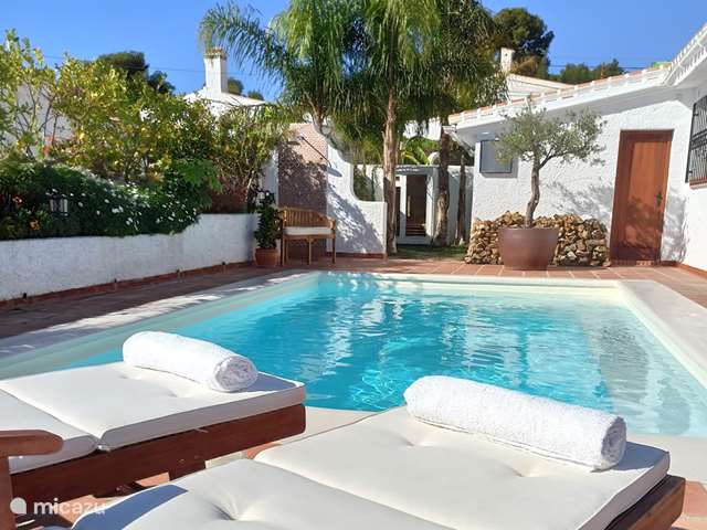 Luxe accommodatie, Spanje, Costa del Sol, Nerja, villa Romantisch witte Villa-privé pool