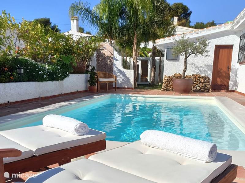 Casa vacacional España, Costa del Sol, Nerja Villa Romántica villa blanca-piscina privada