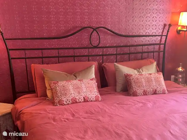 Villa blanche romantique-piscine privée | Espagne, Costa del Sol, Nerja - villa Chambre 1. Lit king size. Ici aussi la climatisation, le ventilateur de plafond et le chauffage au sol,