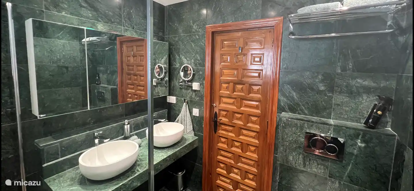 Authentischer andalusischer Türpfosten