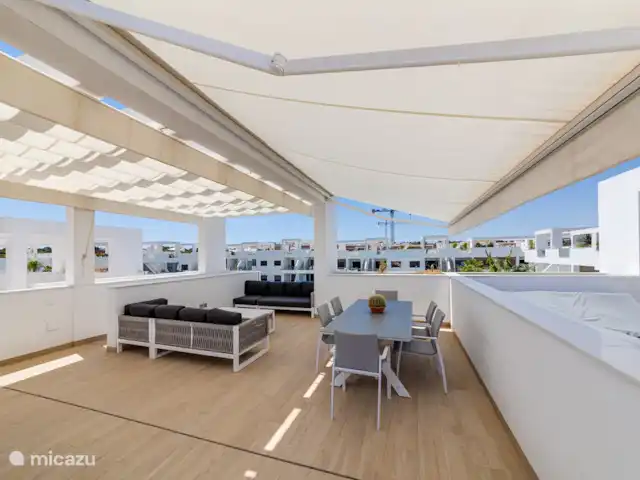 Appartement en attique avec terrasse sur le toit | Espagne, Costa Blanca, Torrevieja - penthouse La terrasse sur le toit La terrasse du côté du salon au 1er étage
